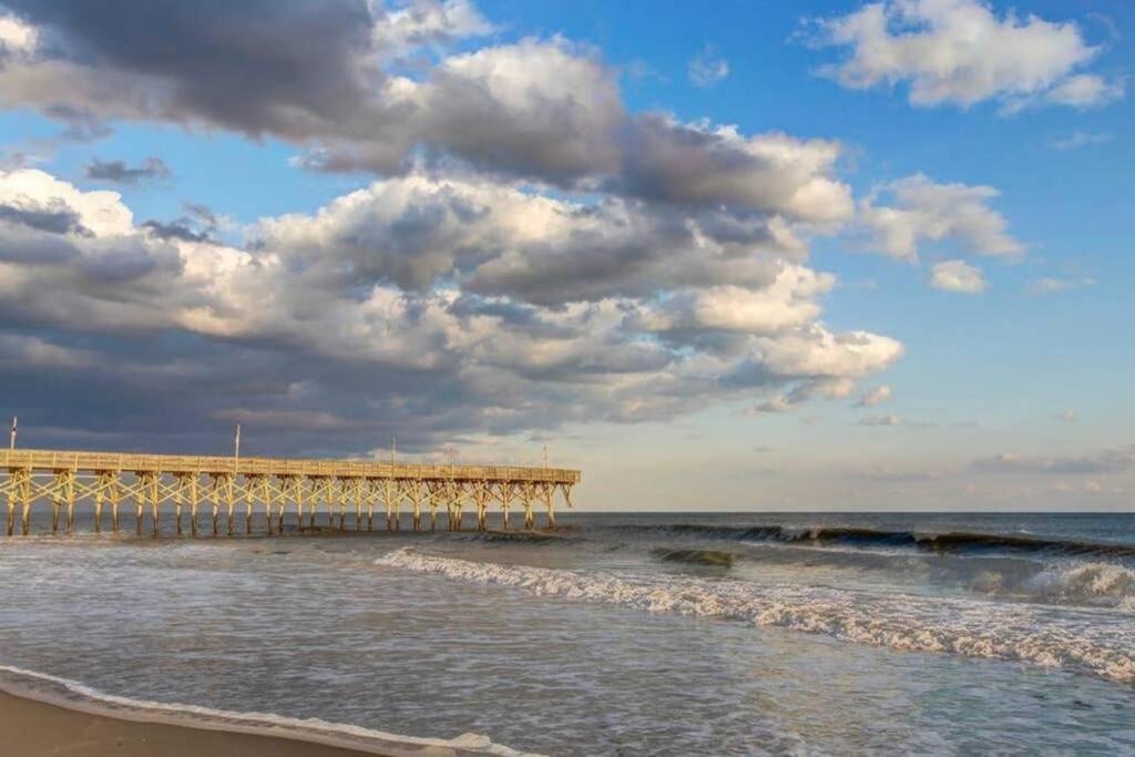 *Renovated Oceanfront Condo*Queen Beds*Pools*Hot Tubs*More*P220 マートルビーチ エクステリア 写真