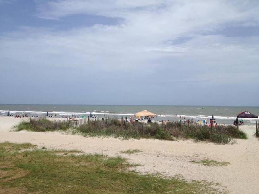 *Renovated Oceanfront Condo*Queen Beds*Pools*Hot Tubs*More*P220 マートルビーチ エクステリア 写真