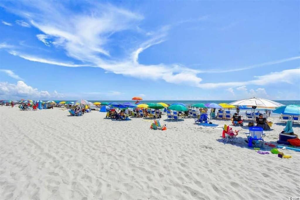*Renovated Oceanfront Condo*Queen Beds*Pools*Hot Tubs*More*P220 マートルビーチ エクステリア 写真