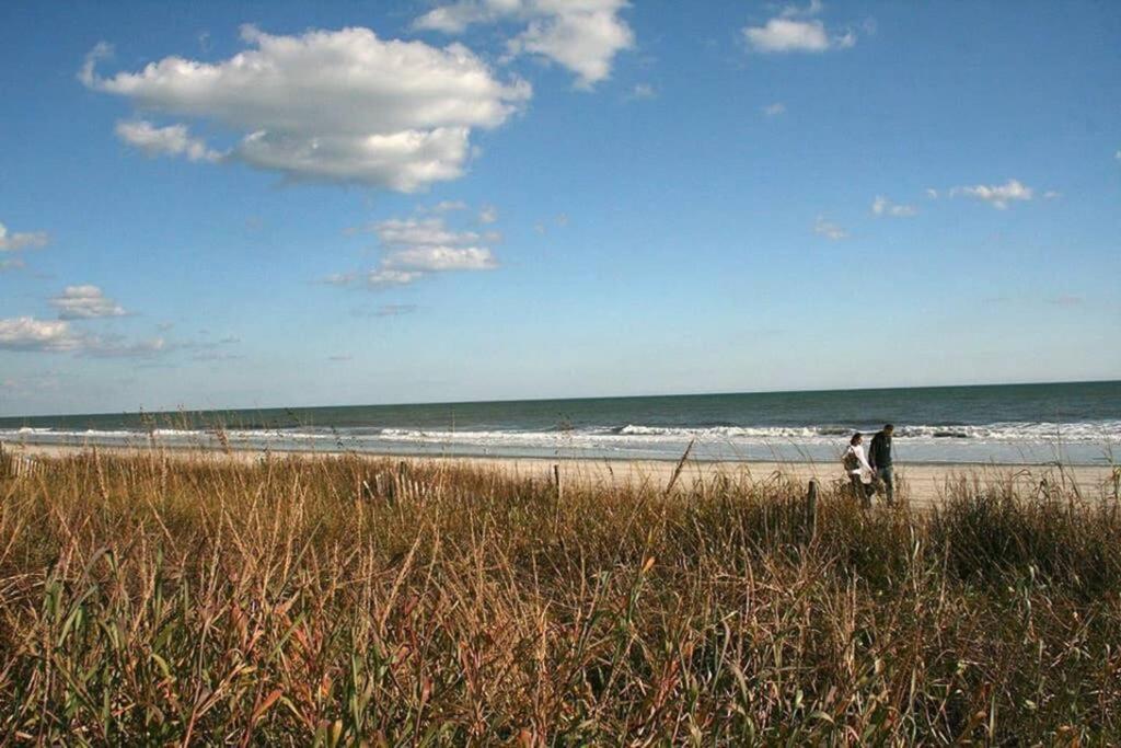 *Renovated Oceanfront Condo*Queen Beds*Pools*Hot Tubs*More*P220 マートルビーチ エクステリア 写真
